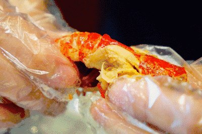 夏季吃什么海鲜好？小龙虾皮皮虾生蚝根本数不过来!